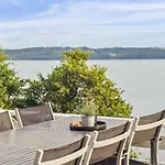 Fifi - 10m To The Fjord By Interhome *