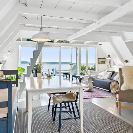 Fifi - 10m To The Fjord By Interhome