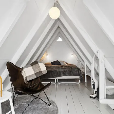 Fifi - 10m To The Fjord By Interhome