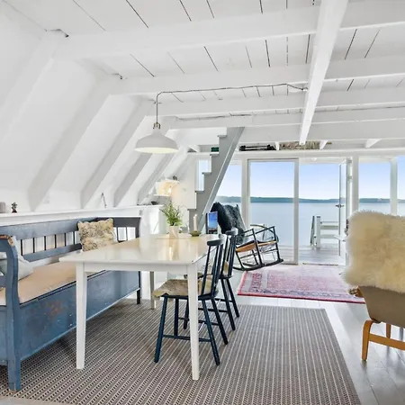 Fifi - 10m To The Fjord By Interhome *