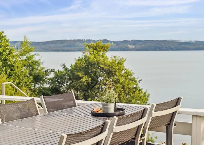 Fifi - 10m To The Fjord By Interhome *