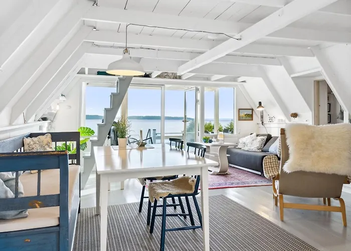 Fifi - 10m To The Fjord By Interhome