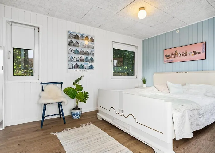 Fifi - 10m To The Fjord By Interhome