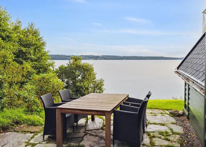 Fifi - 10m To The Fjord By Interhome Vakantiehuis *